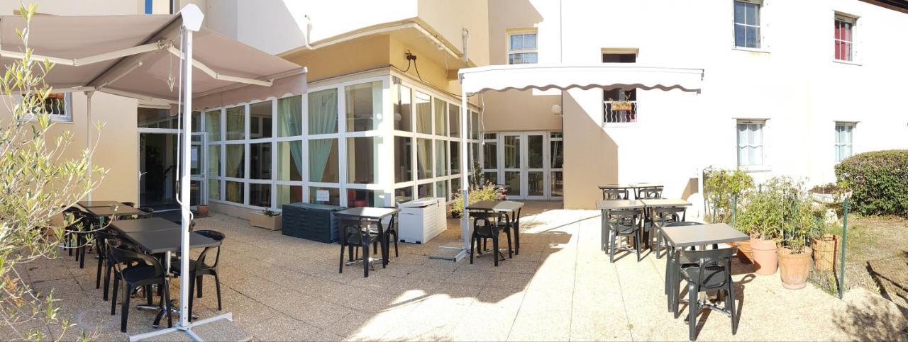 Hotel La Berangere Pérouges エクステリア 写真